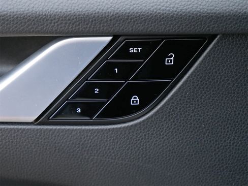 Used 2020 Porsche 911 Carrera S image 8