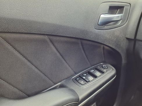 Used 2021 Dodge Charger SXT image 18