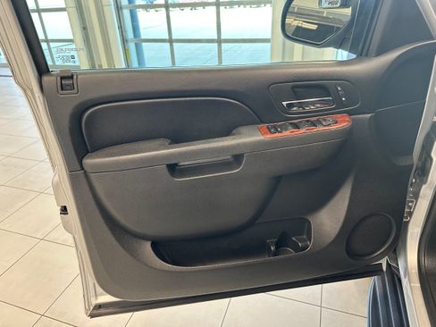 Used 2014 Chevrolet Tahoe LT AWD/4WD image 11