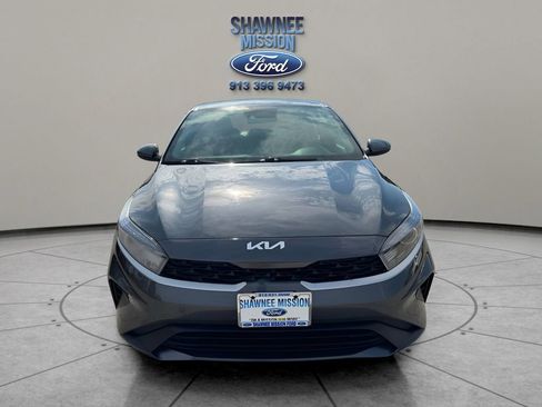 Used 2023 Kia Forte LXS image 2