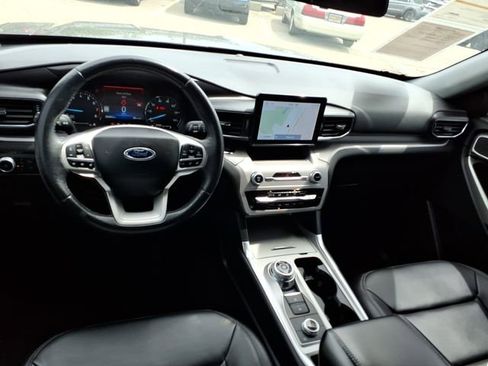 Certified 2023 Ford Explorer XLT w/ Equipment Group 202A AWD/4WD image 5