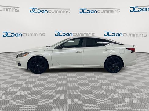 Used 2022 Nissan Altima 2.5 SR w/ Midnight Edition Package FWD image 5