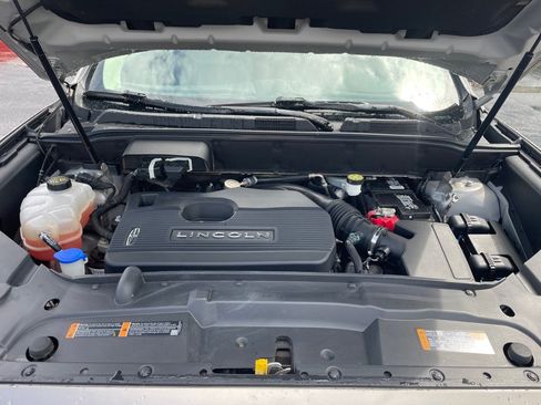 Used 2019 Lincoln Nautilus Reserve FWD image 10