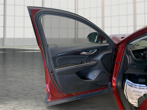 Used 2023 Buick Envision Preferred image 18