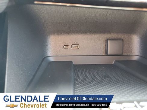 New 2026 Chevrolet Traverse RS w/ LPO, Floor Liner Package FWD image 28