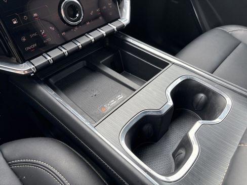 Used 2024 GMC Acadia Elevation image 18