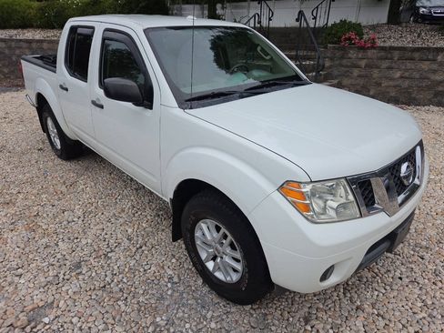 Used 2015 Nissan Frontier SV AWD/4WD image 8