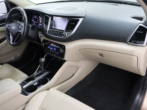 Used 2016 Hyundai Tucson Limited w/ Option Group 03 FWD image 40