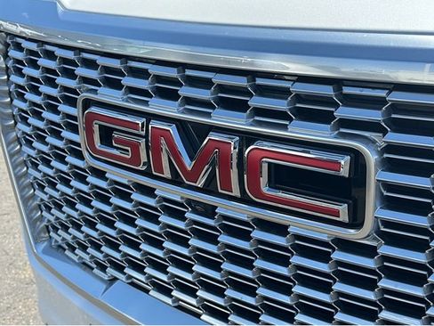 Certified 2023 GMC Yukon XL Denali w/ Denali Reserve Package image 37