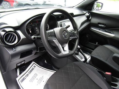 Used 2019 Nissan Kicks SV image 12