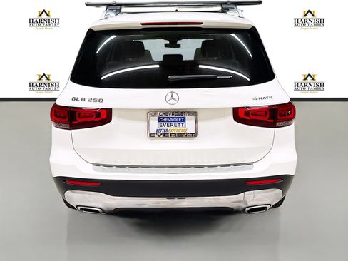 Used 2022 Mercedes-Benz GLB 250 4MATIC image 6