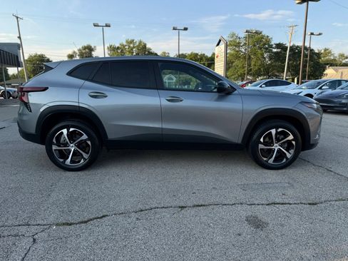 Used 2024 Chevrolet Trax RS w/ Driver Confidence Package FWD image 8