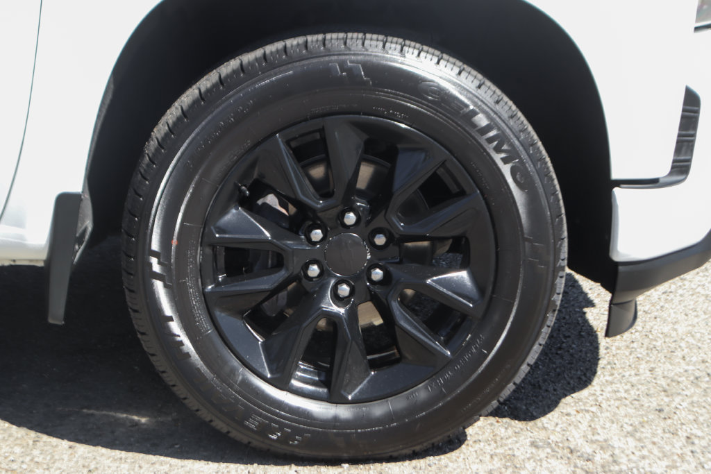 Used 2021 Chevrolet Silverado 1500 Custom RWD image 38