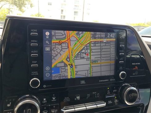 Used 2022 Toyota Highlander Limited image 22