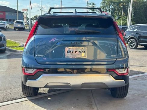 Certified 2025 Kia Niro SX Touring FWD image 32