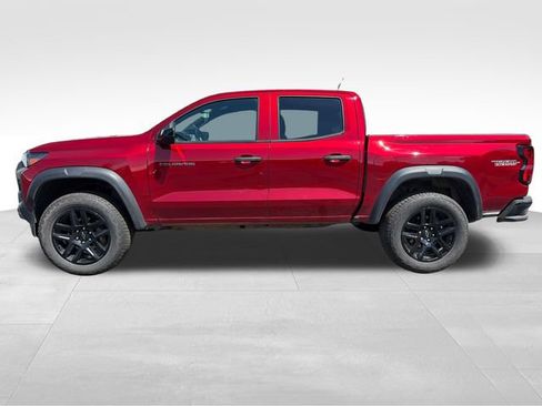 Used 2024 Chevrolet Colorado Trail Boss w/ Advanced Trailering Package AWD/4WD image 2
