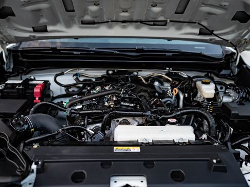 Used 2025 Toyota Tacoma SR5 image 38