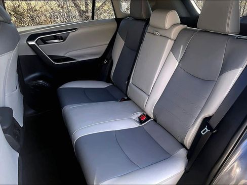 Used 2025 Toyota RAV4 XLE Premium image 20