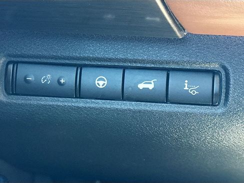 Used 2022 Nissan Pathfinder Platinum w/ Cargo Package image 9