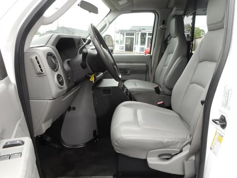 Used 2009 Ford E-350 and Econoline 350 Super Duty RWD image 13