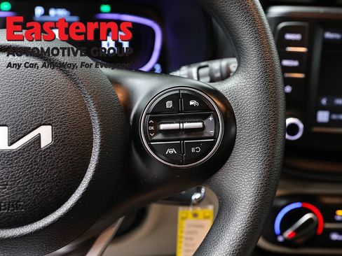 Used 2025 Kia Soul LX FWD image 16