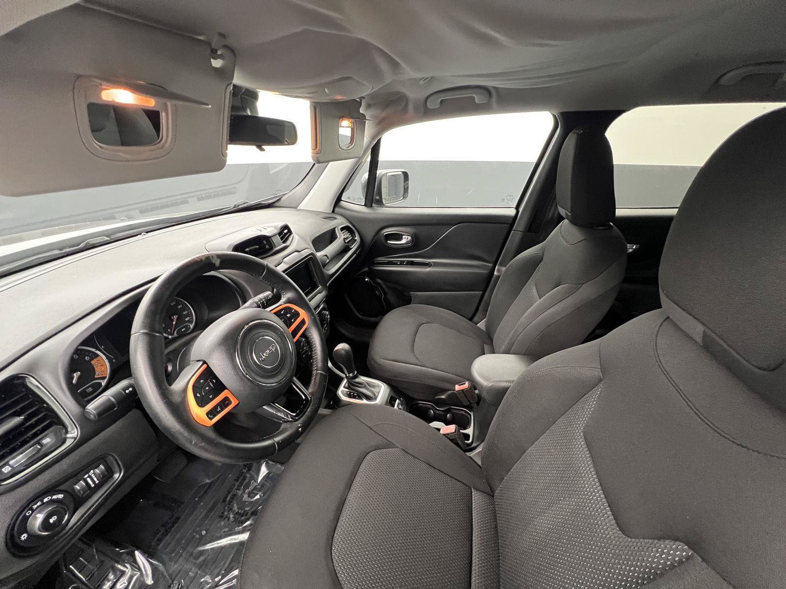 Used 2019 Jeep Renegade Altitude w/ Quick Order Package 2XM FWD image 12