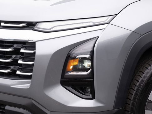 New 2026 Chevrolet Equinox LT w/ Safety and Technology Package AWD/4WD image 18