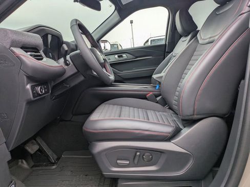 New 2026 Ford Explorer ST-Line w/ ST-Line Street Pack image 15