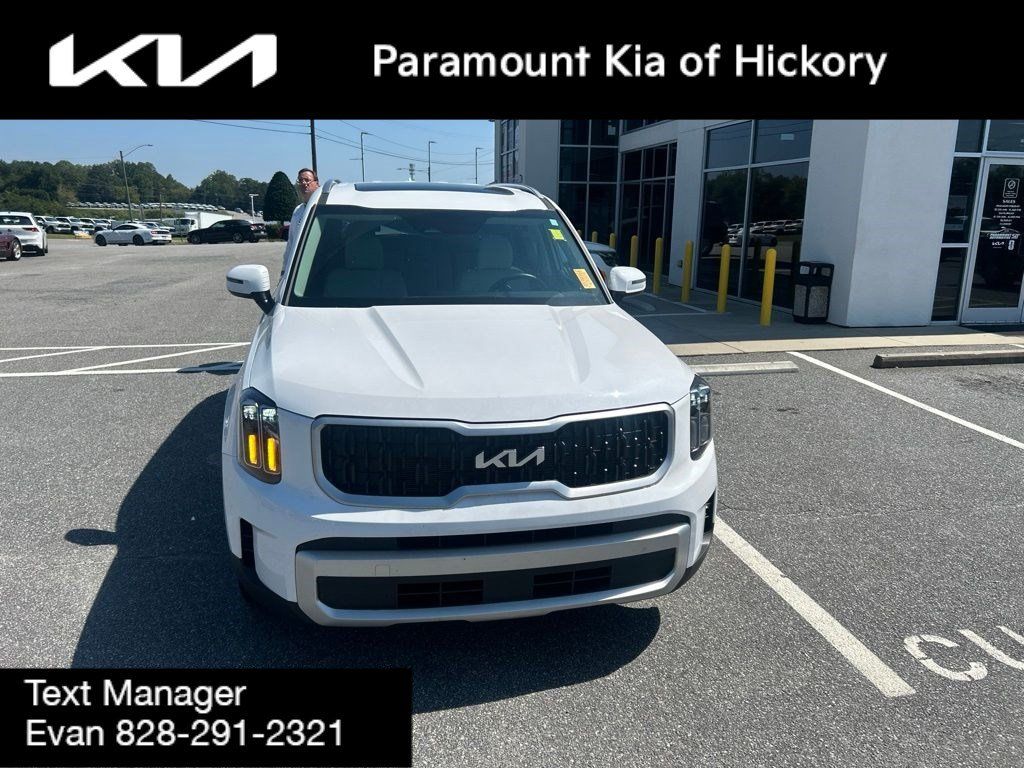 Used 2025 Kia Telluride EX FWD image 2