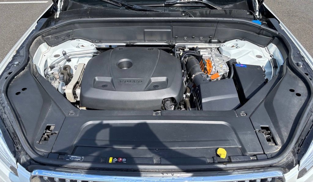 Certified 2024 Volvo XC90 T8 Ultimate w/ Protection Package Premier AWD/4WD image 29