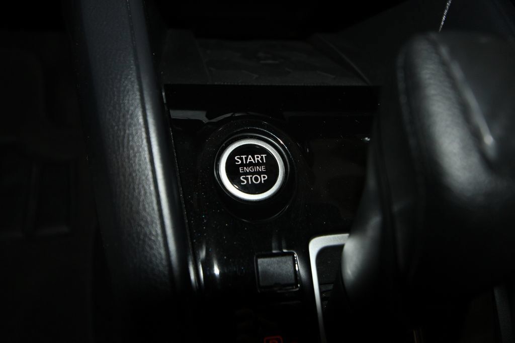 Used 2025 Nissan Versa SV FWD image 11