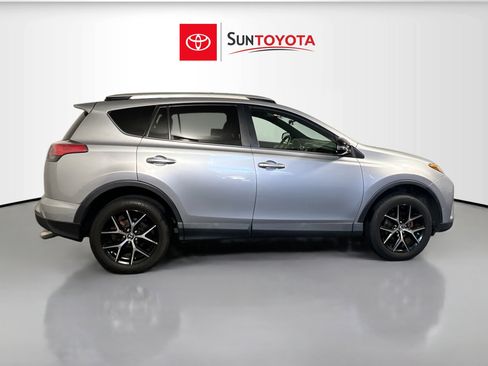 Used 2016 Toyota RAV4 SE image 2