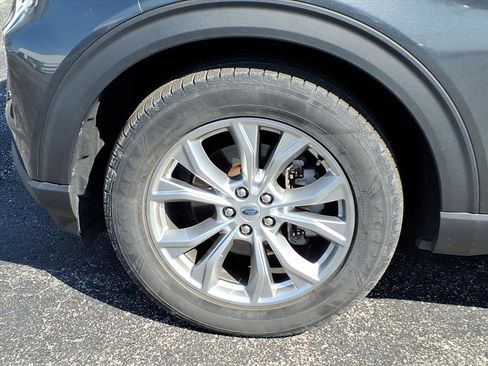 Used 2020 Ford Explorer XLT w/ Equipment Group 202A image 32