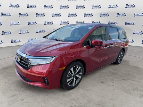Certified 2023 Honda Odyssey Touring image 4