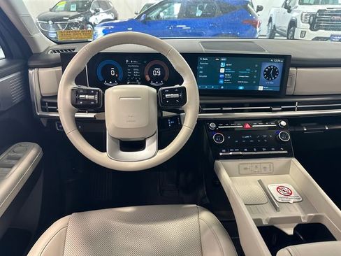 Used 2025 Hyundai Santa Fe SEL image 18
