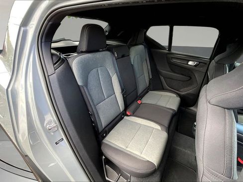 Used 2024 Volvo XC40 B5 Core AWD/4WD image 25