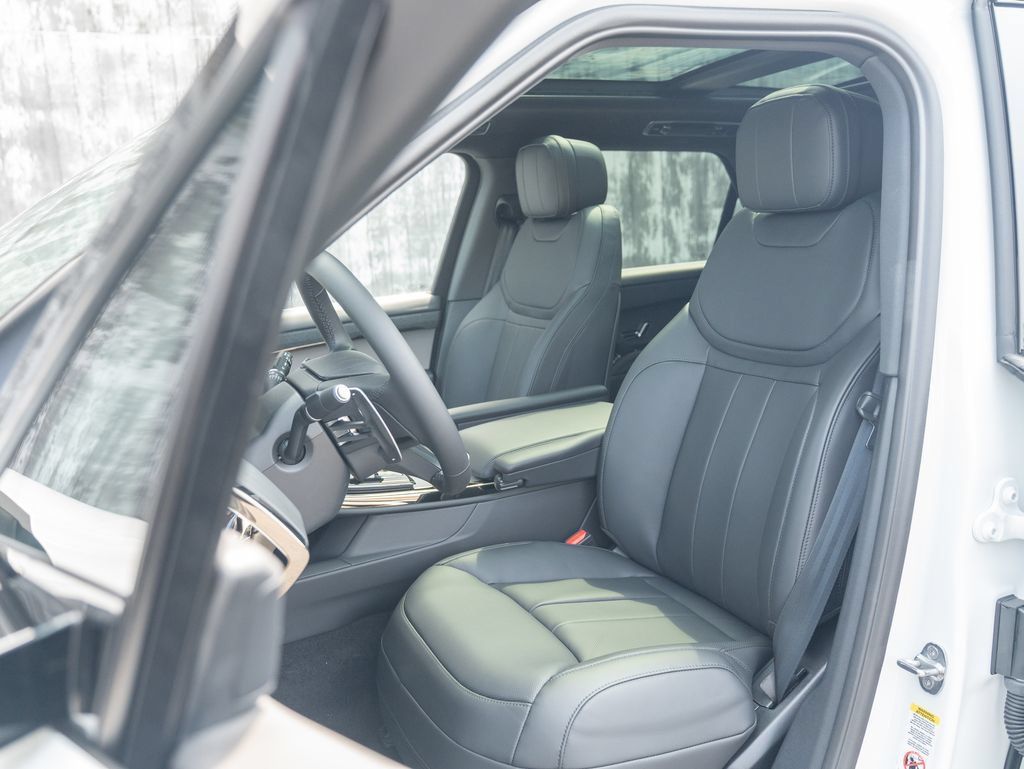 New 2026 Land Rover Range Rover Sport SE AWD/4WD image 19