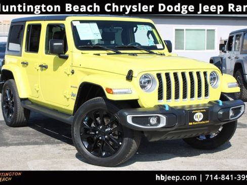 Used 2022 Jeep Wrangler Unlimited Sahara w/ Cold Weather Group AWD/4WD image 1