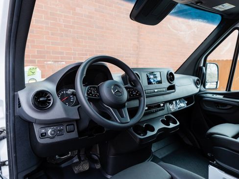Used 2024 Mercedes-Benz Sprinter 2500 w/ Acoustic Package image 8