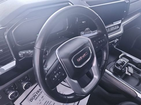 Used 2022 GMC Sierra 1500 SLT w/ SLT Premium Package AWD/4WD image 14