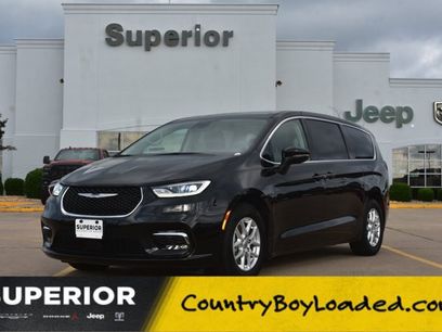 Used 2023 Chrysler Pacifica Touring-L