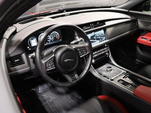 Used 2018 Jaguar XF First Edition AWD/4WD image 38