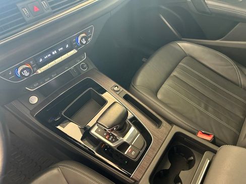 Used 2021 Audi Q5 2.0T Premium Plus w/ Premium Plus Package AWD/4WD image 53