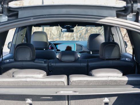 New 2026 Mercedes-Benz GLS 580 4MATIC image 17
