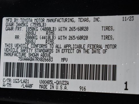 Certified 2024 Toyota Sequoia Platinum AWD/4WD image 35