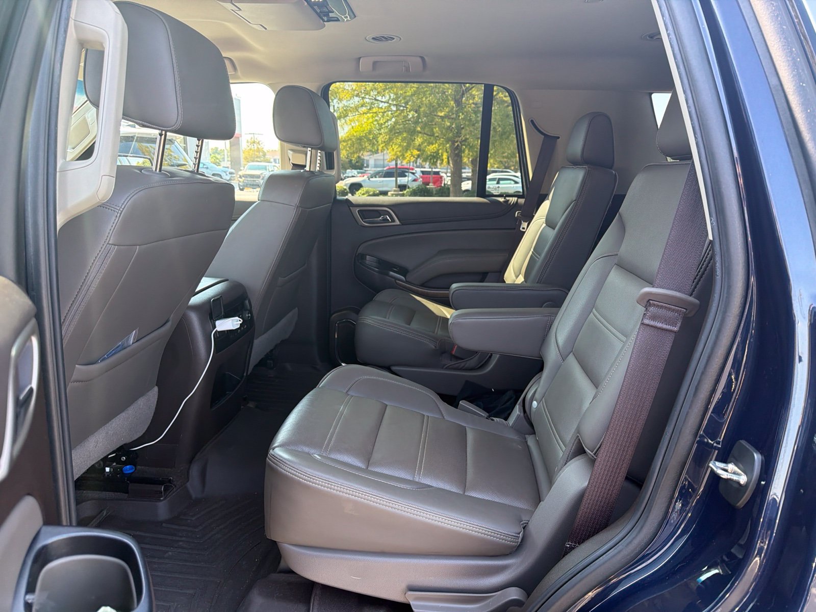 Used 2018 GMC Yukon Denali w/ Enhanced Security Package RWD image 4