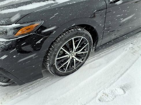 Certified 2023 Toyota Camry SE image 4