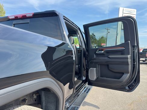 Used 2023 GMC Sierra 1500 Denali w/ Technology Package AWD/4WD image 21