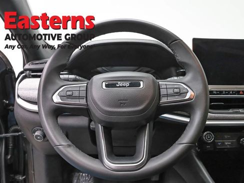 Used 2024 Jeep Compass Latitude AWD/4WD image 10
