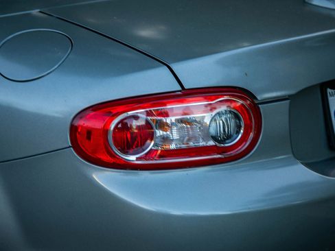 Used 2012 MAZDA MX-5 Miata Grand Touring w/ Premium Pkg image 10